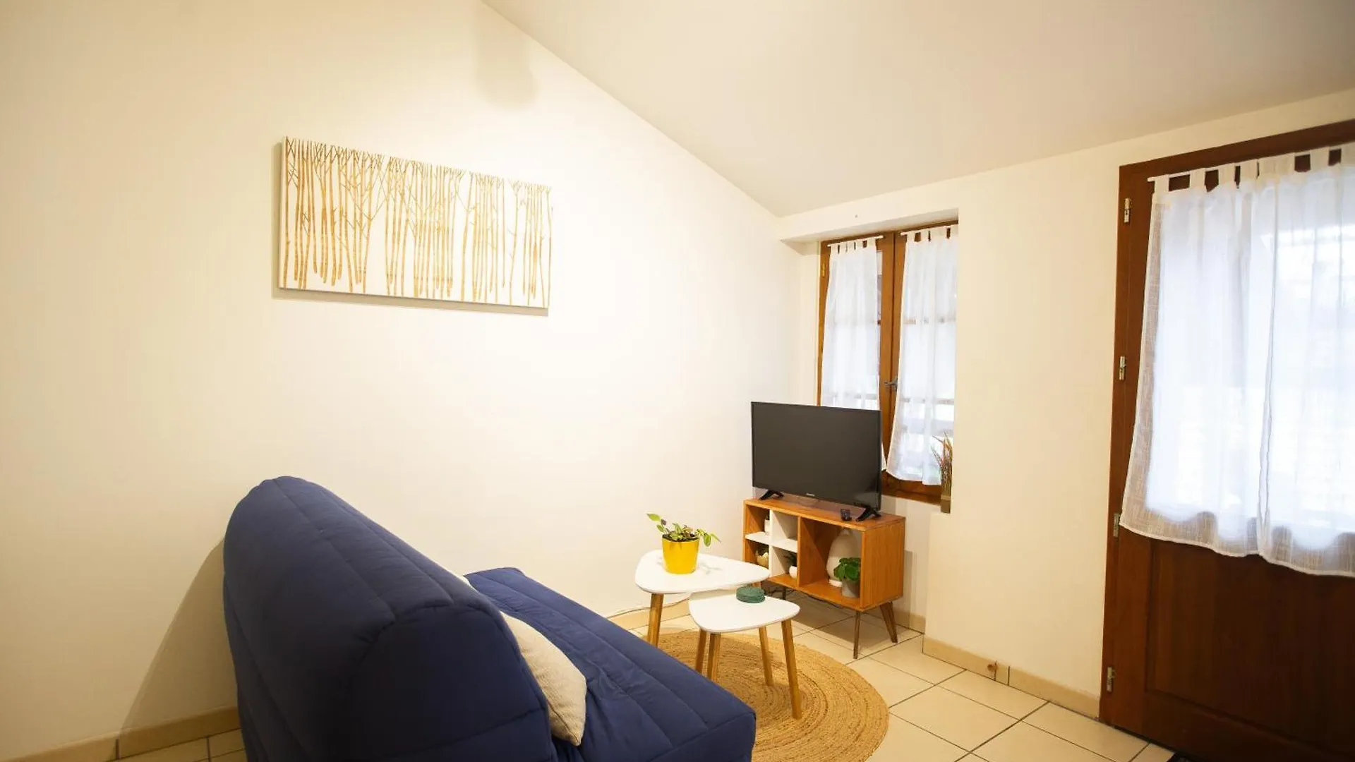 Apartment Charmant T2 Independant Entre Vercors Et Chambaran Chatte France
